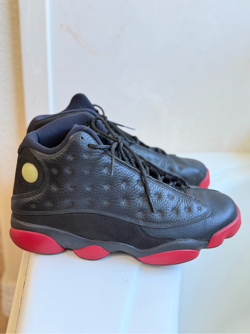 Men’s Jordan Retro 13 Black and Red Basketball Sneakers size 10.5
